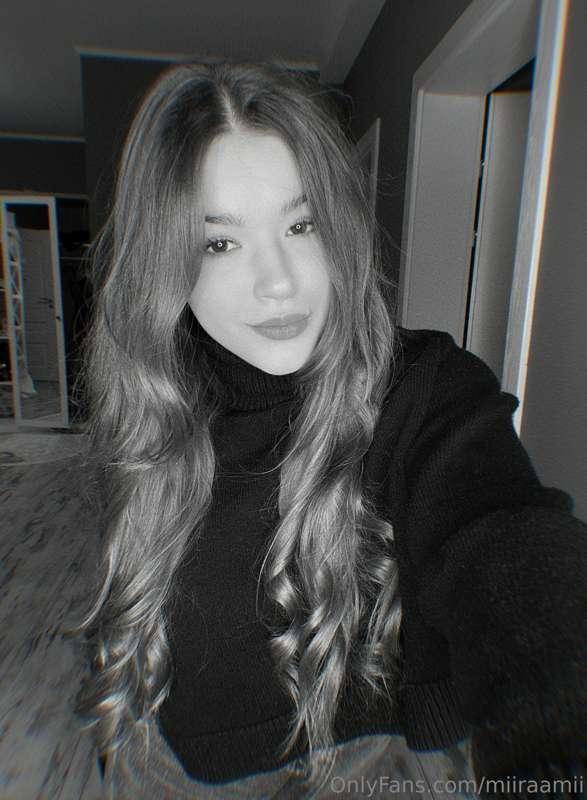 Hey, lovely folks! Today, I'm sharing a black and white self..