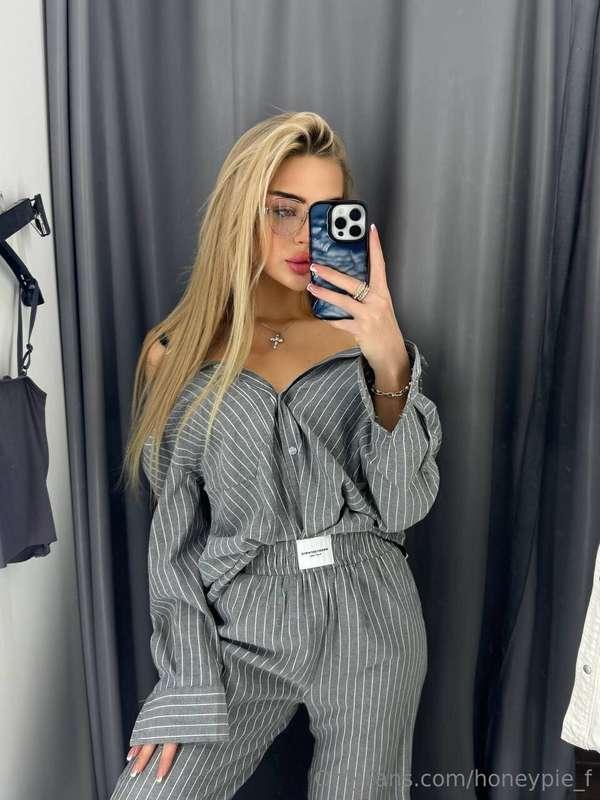 🦋 I love chatting about nothing and everything at once 😄 Che..
