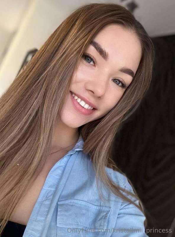 I'm sure you've never met such a beautiful 18 year old girl ..