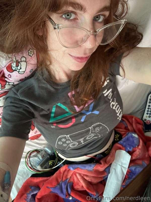 hi y’all, i’m in the hospital right now with some issues! I ..