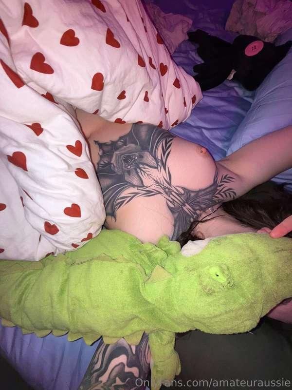 Jenny said goodnight 🐊 