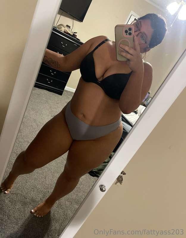 Who wants to have fun with me? Dm to see specials, deals, an..