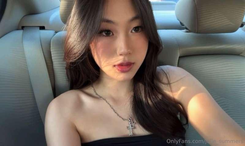 Some quick flicks, do you think I look cute? 🤗