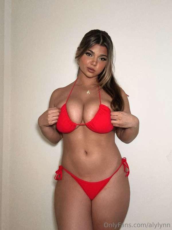 Should I drop some early V-day treats? ❤️