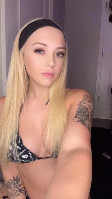 Lets play together💦🥺