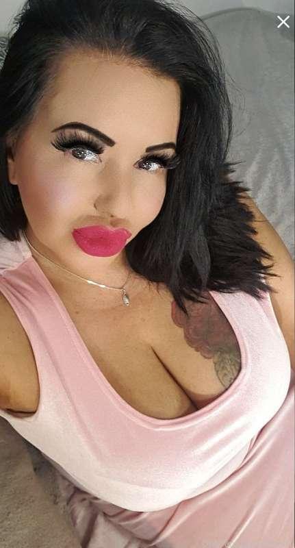 @miamilf is the stunning nymphomaniac cumslut of your dreams..