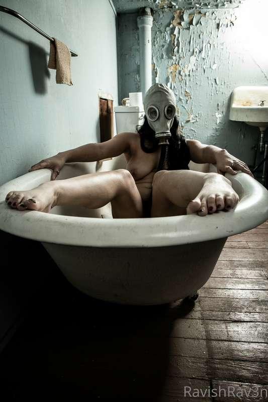 So I creep, creep yeahhhh