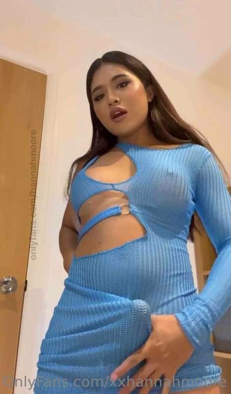 ***BULGE PLAY: Jerking off in a sexy dress before going out ..