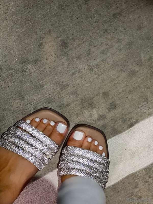 Pretty feet