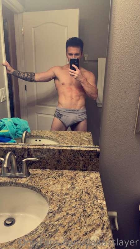 I’ll be streaming on CB tonight cum watch
