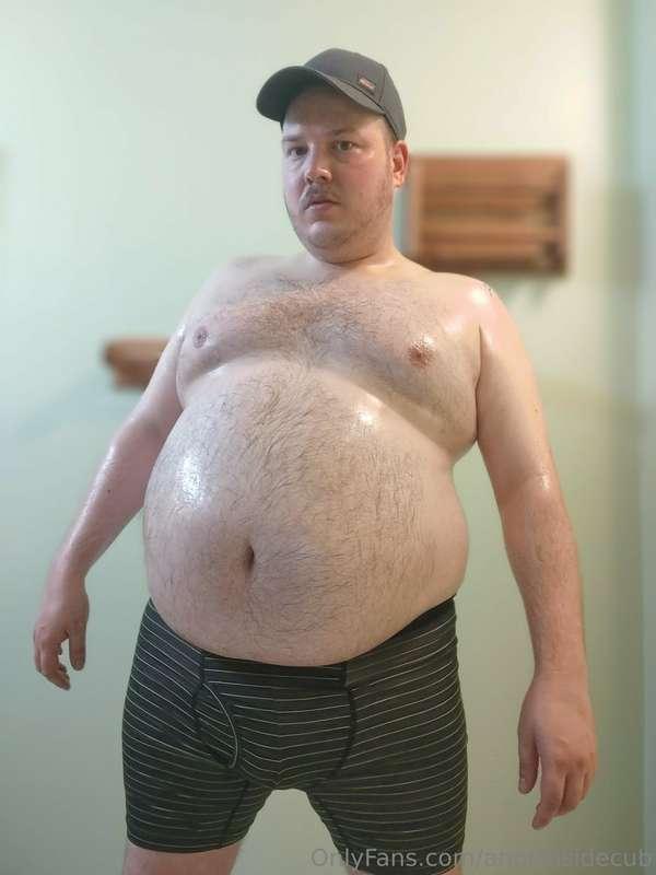 Shiny oiled up tubba lard