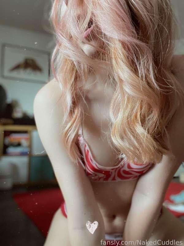 nakedcuddles image #1