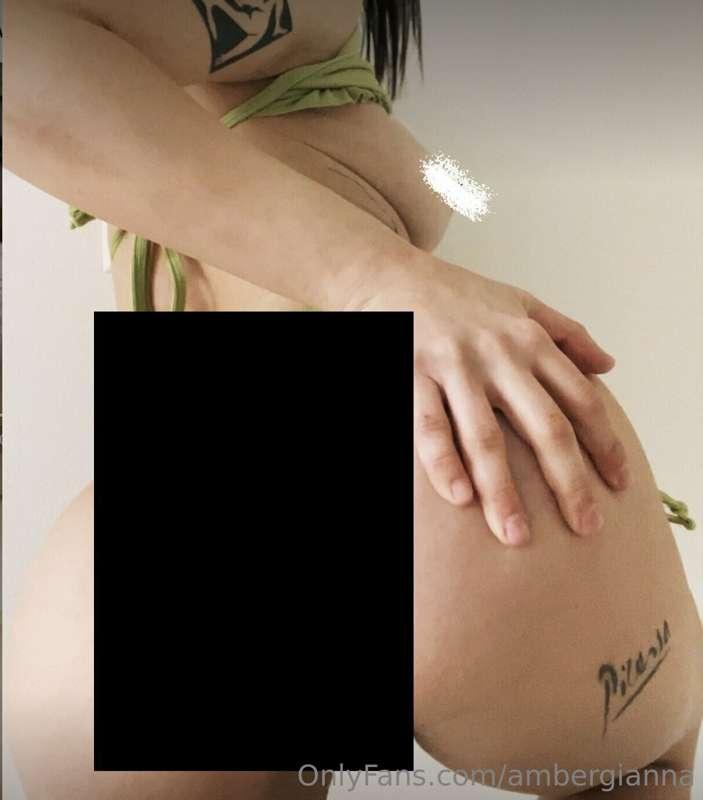 showing you *exactly* where to stick it😋🍑