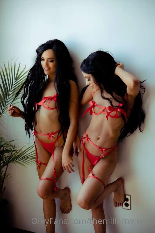 Wanna be our friend..with some added benefits?😉💦