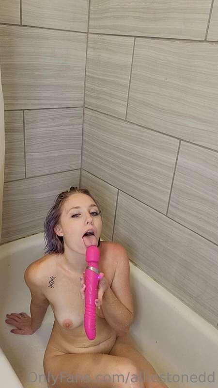 Check your DMs for this steamy video 🥵