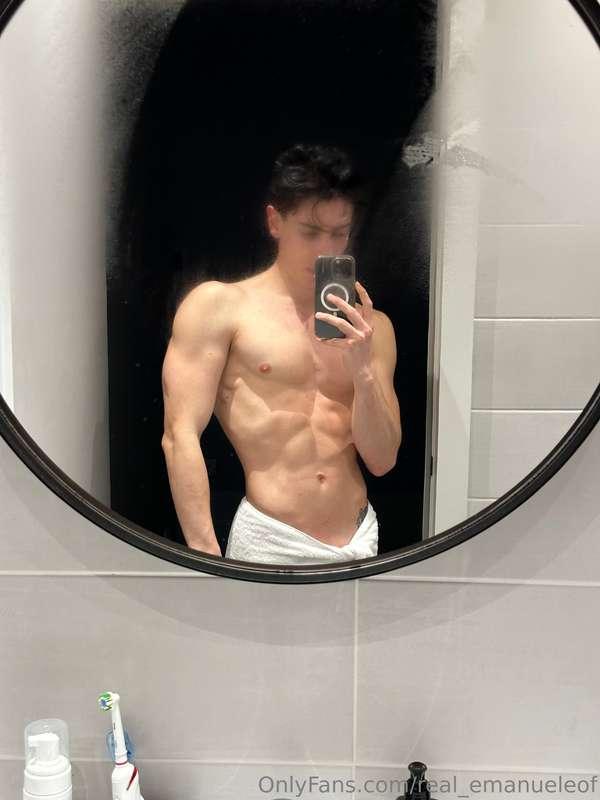 I would love to chat now😈