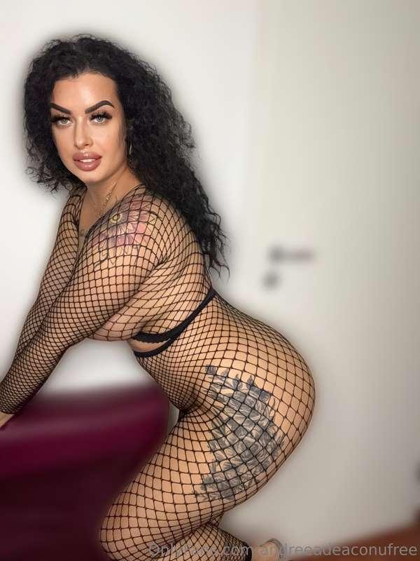 Alătură-te cercului exclusiv și bucură-te de conținut PREMIU..