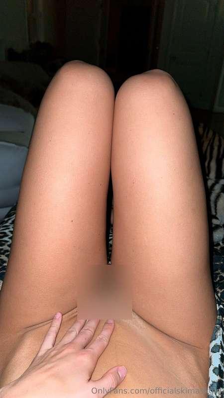 I'm so horny I literally can't get out of bed baby... so FUC..