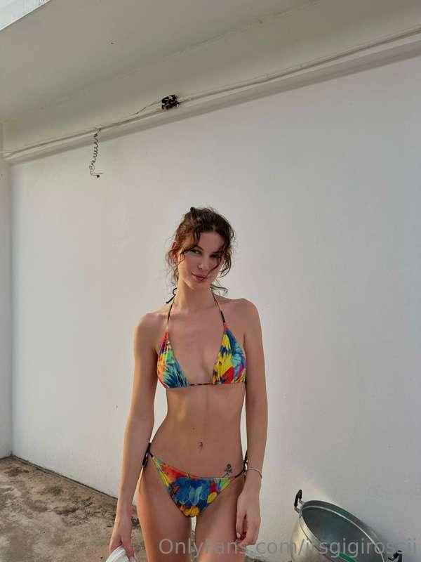 Big fan of bikinis 🥰❤️