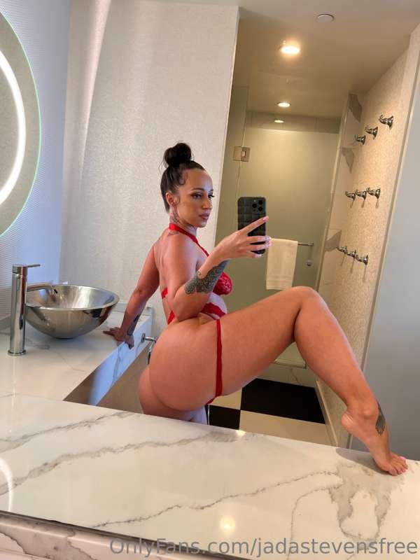 𝐃𝐨 𝐲𝐨𝐮 𝐥𝐨𝐯𝐞 𝐭𝐡𝐢𝐬 𝐦𝐢𝐥𝐟 𝐛𝐨𝐝𝐲? 𝐏𝐫𝐨𝐯𝐞 𝐢𝐭 ‼️🥰💋