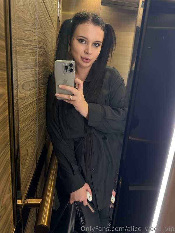 just a picture in the mirror...🌸 I want to see ACTIVE before..