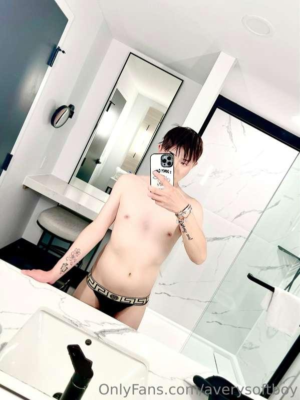 Haha i look like my fav anime character Haruka Nanase here &..