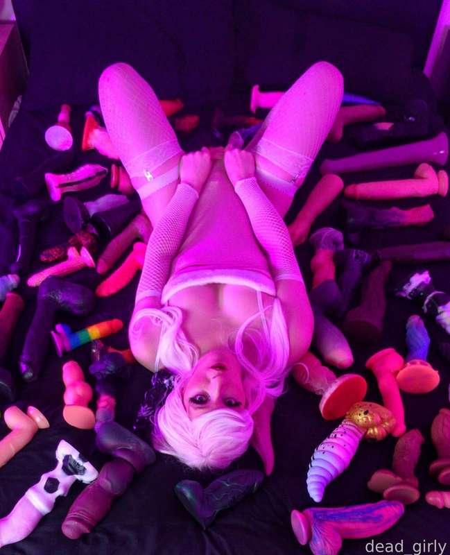 dead_girly image #3