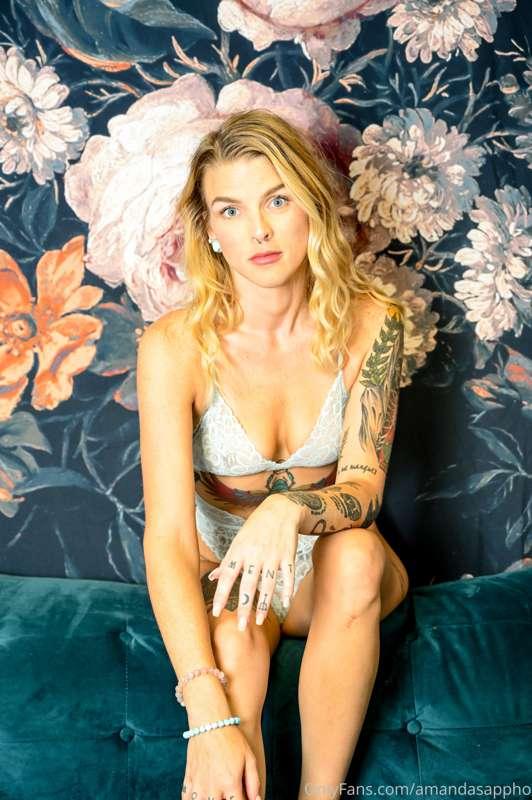 theofficialamandashow image #2