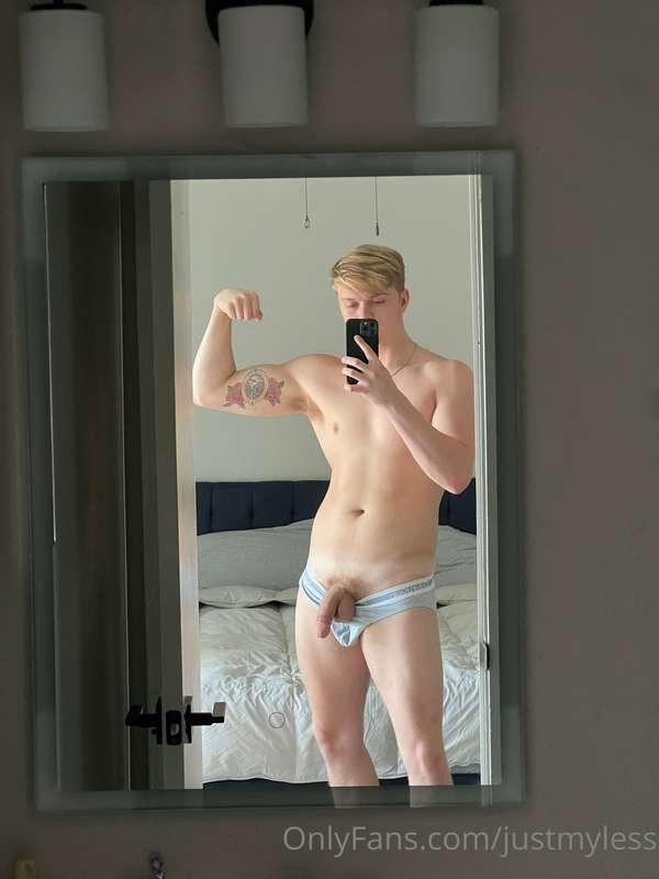 First nudes in the new apartment 😮‍💨😮‍💨