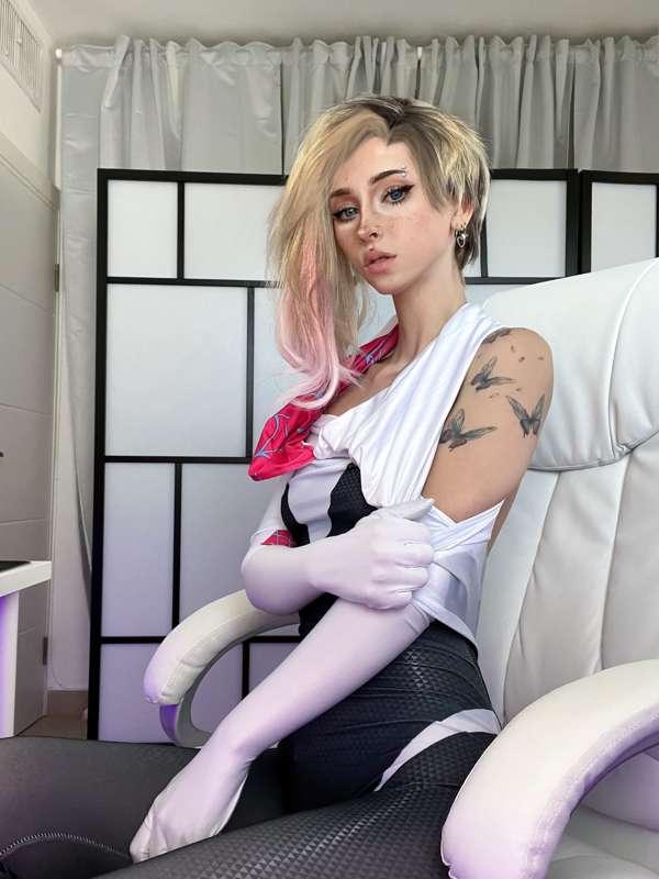 Gwen Stacy Cosplay Videos 