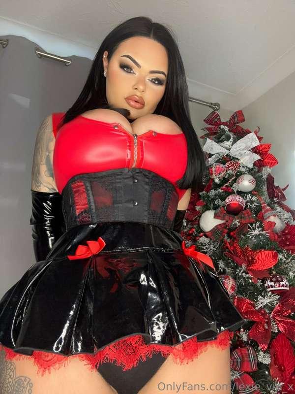 The pvc Queen you wish you could get under your tree 🎄