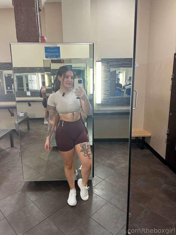 pictures from my gym sesh today 🥹