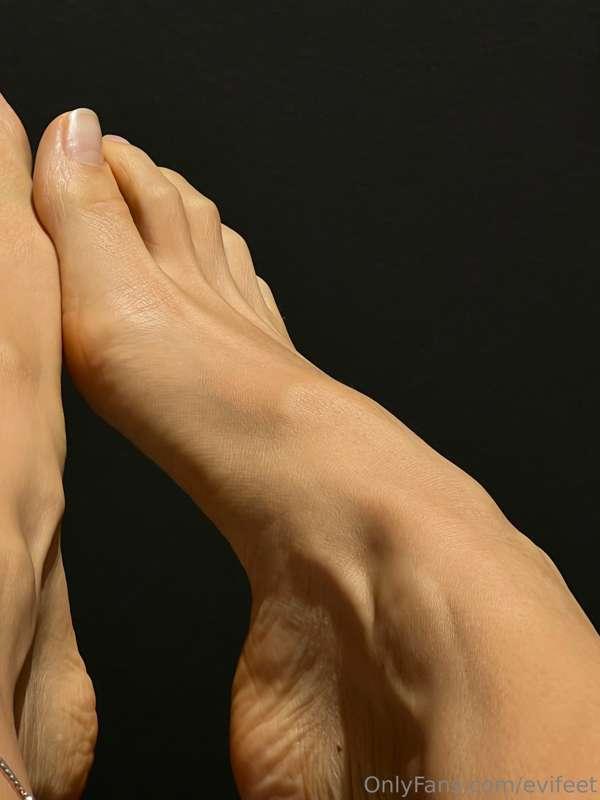 evifeet image #0