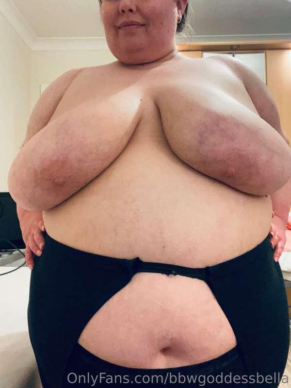 Thought I’d post what happened to me tonight 😈 Bent down & h..