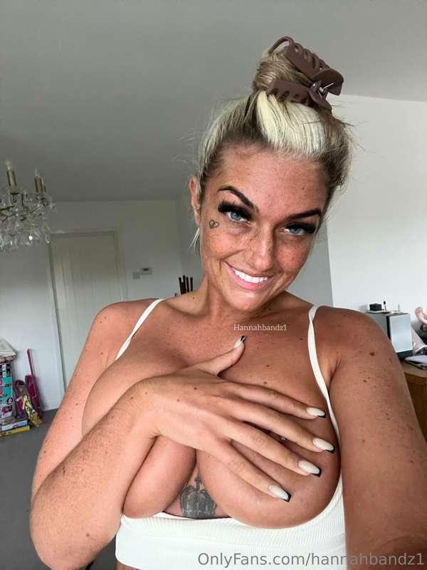 Do I look cute and fuckable?😚