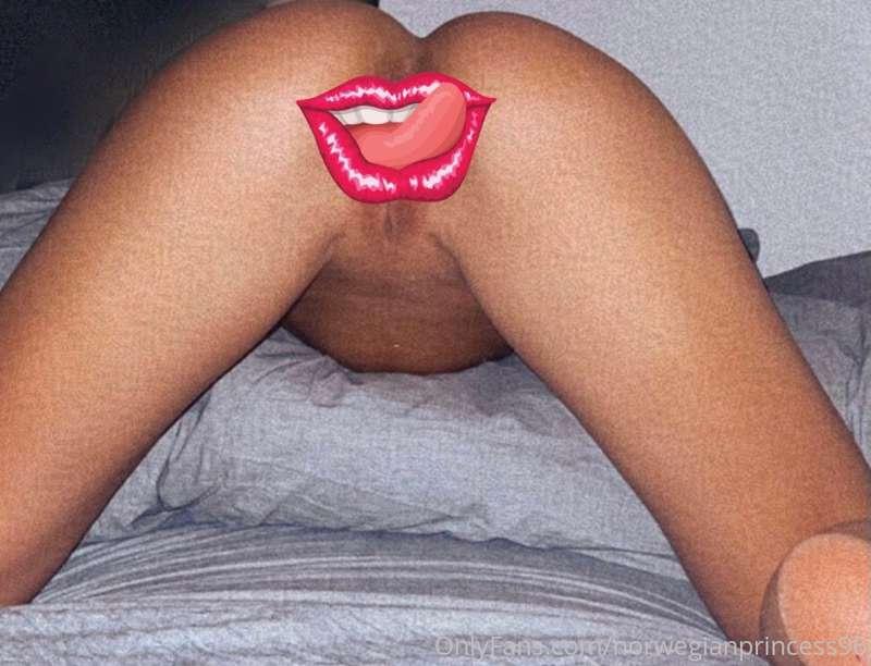 Unlock to see a video of me in doggystyle, enjoying myself a..