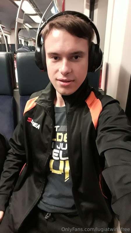 Horny boy stripping in public train 🥵🙈

Send a tip and get t..