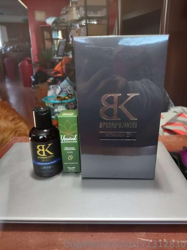 Got my dildo and lubricant in! 
Can't wait to try it!😈