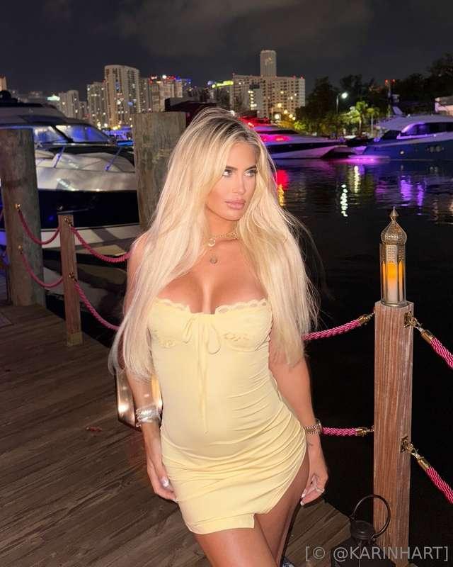 Would you kiss me back? 💋