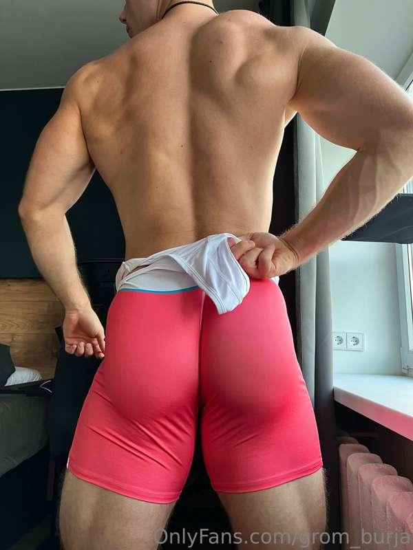 wanna bite?😏😈
my main page @grom_burja_vip
