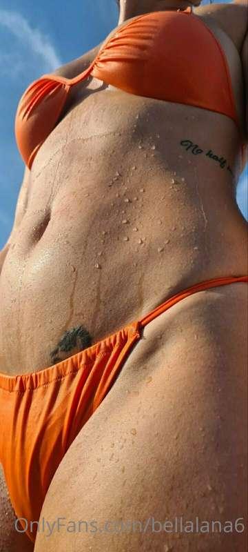 Would you lick these drops? 💦💧🌊