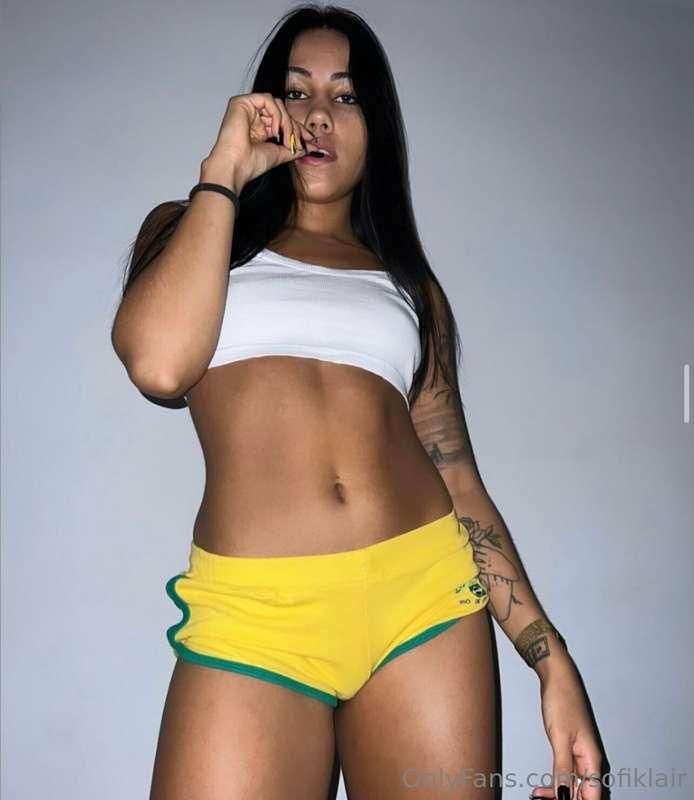 Would you leave a load on my stomach if I asked? 👀