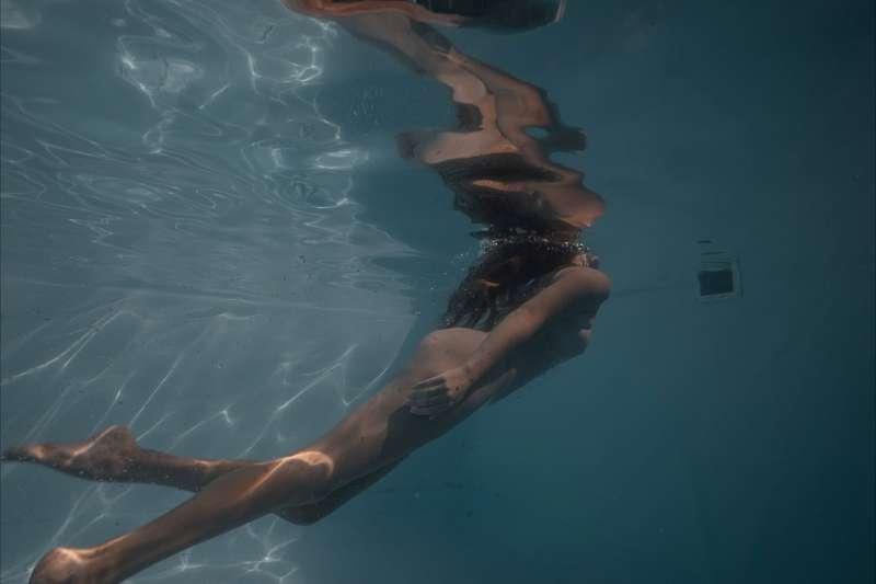 Krisowitz - Pool :Camera Roll