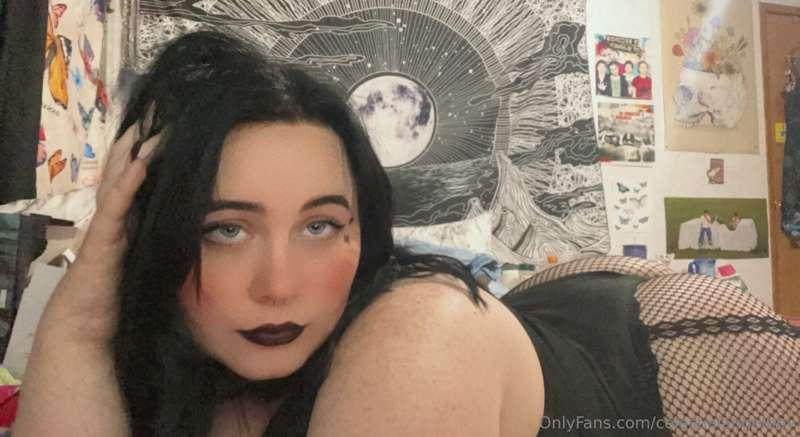 hey babes come spoil me 💗💗