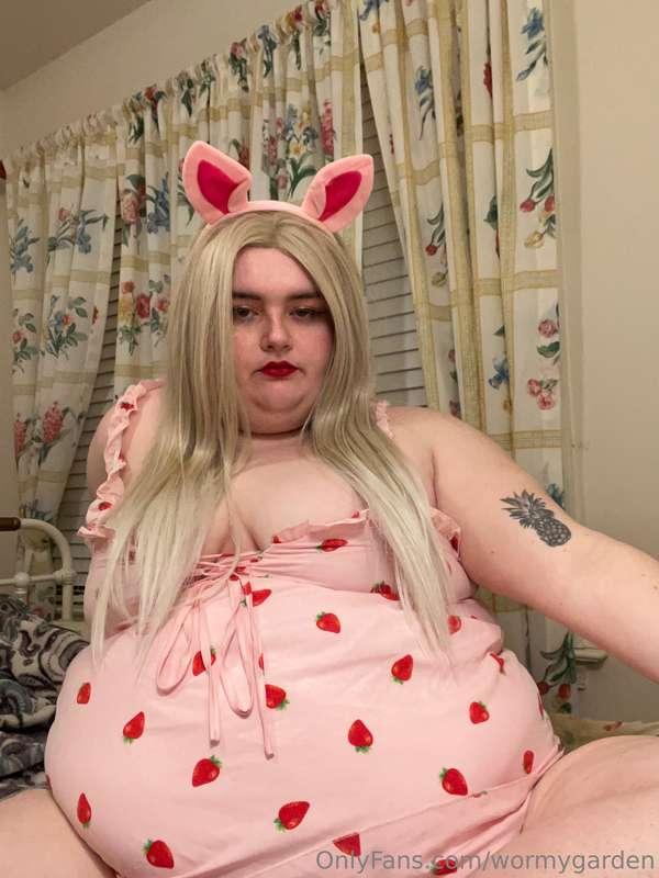 Would you cum inside of a fat piggy like me? 🥺🐷💗