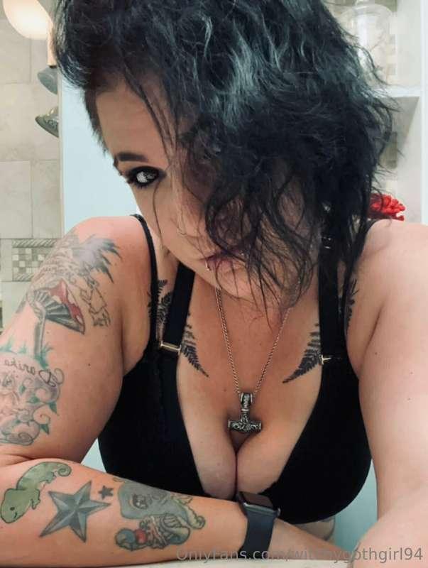 How are you doing tonight? Feeling naughty? 😈😈😈