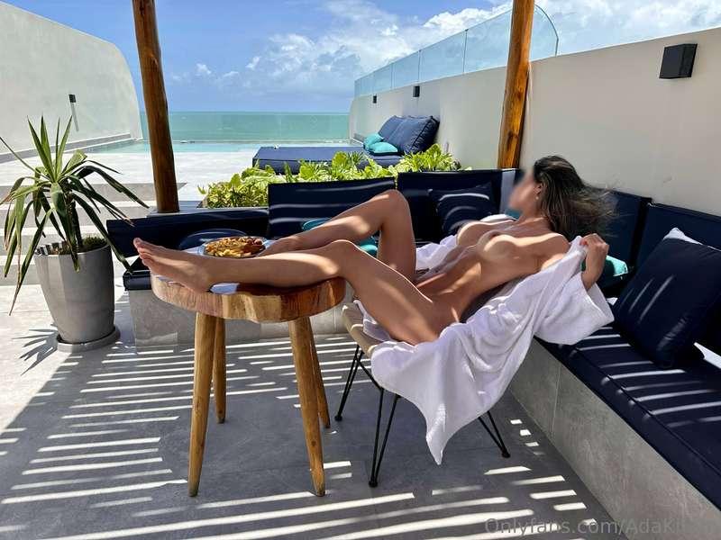 How I love coming from the beach to take shower 🧼 Wash off a..
