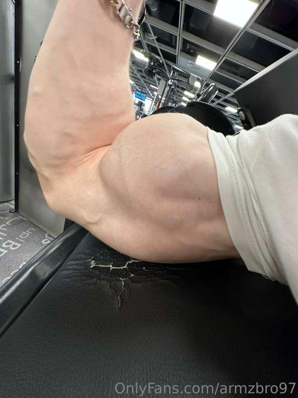 armzbro97 main image