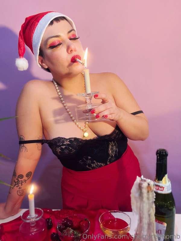 I hope you pamper your goddess with Christmas gifts 💋❤️For e..