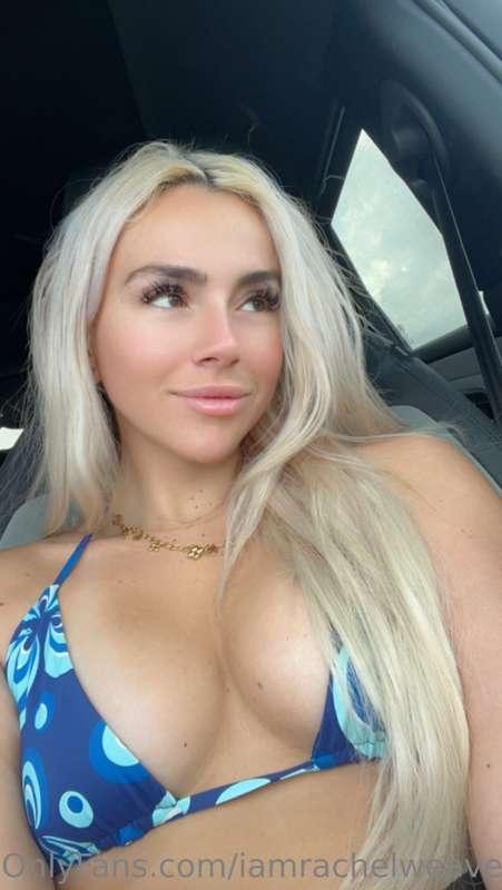 eyes up here 👀👀👀